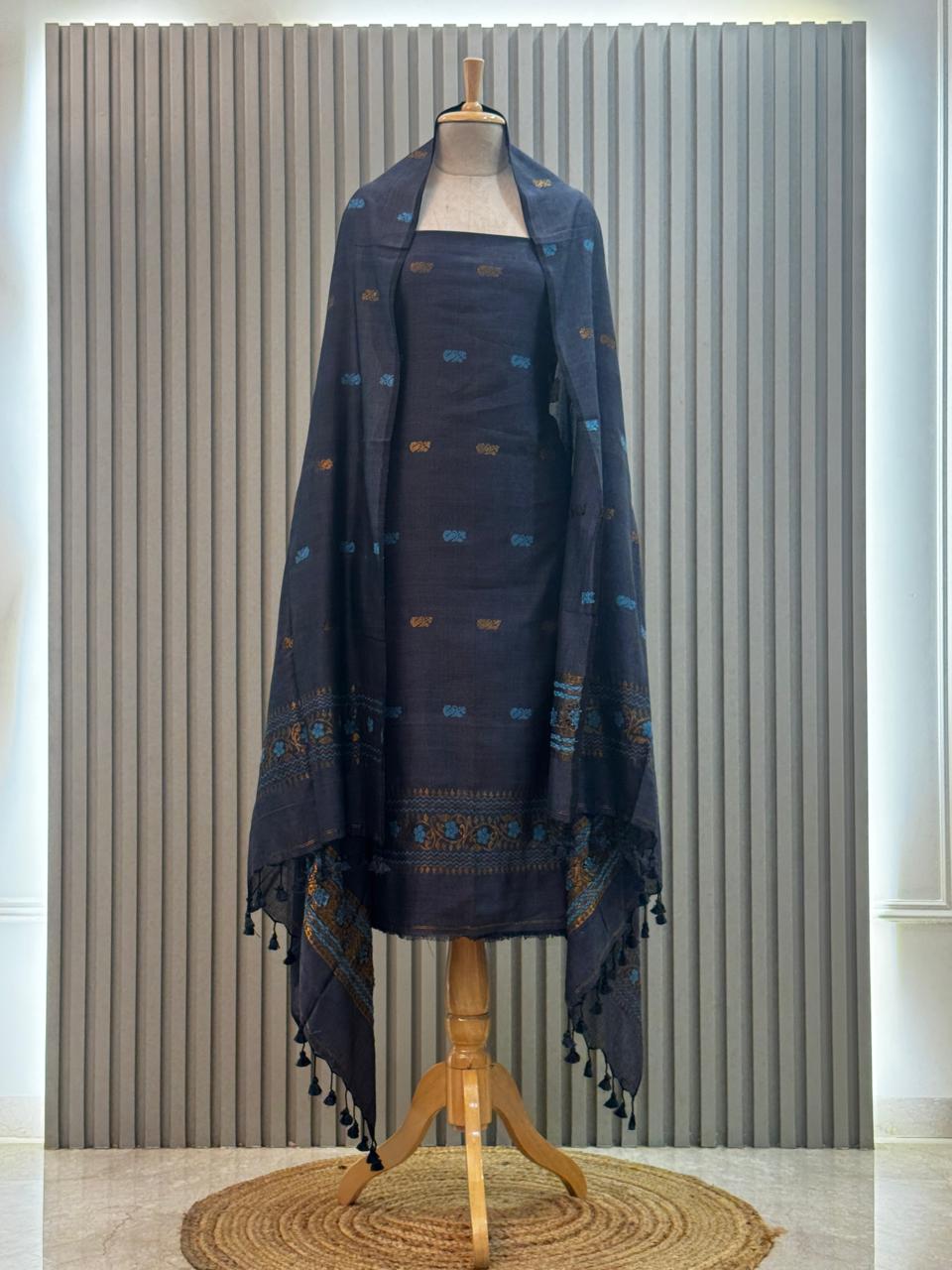 Unstitched Silk Cotton Jamdani Handloom Suit – Grey Design 2