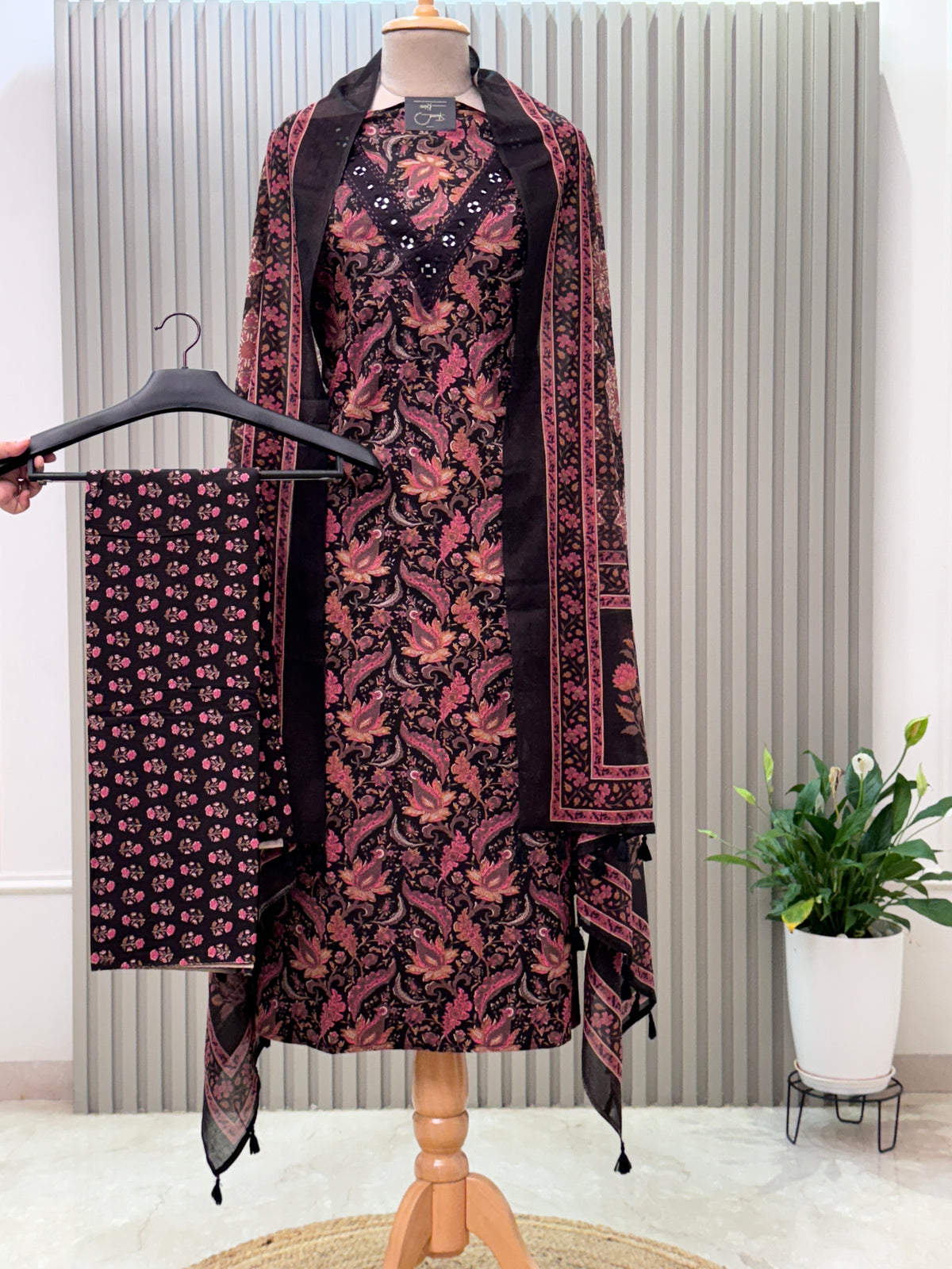 Unstitched Cotton Suit with V-Neck Mirror Work – 3 Pc Set