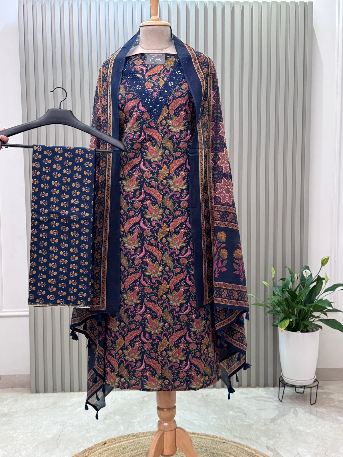 Unstitched Cotton Suit with V-Neck Mirror Work – 3 Pc Set