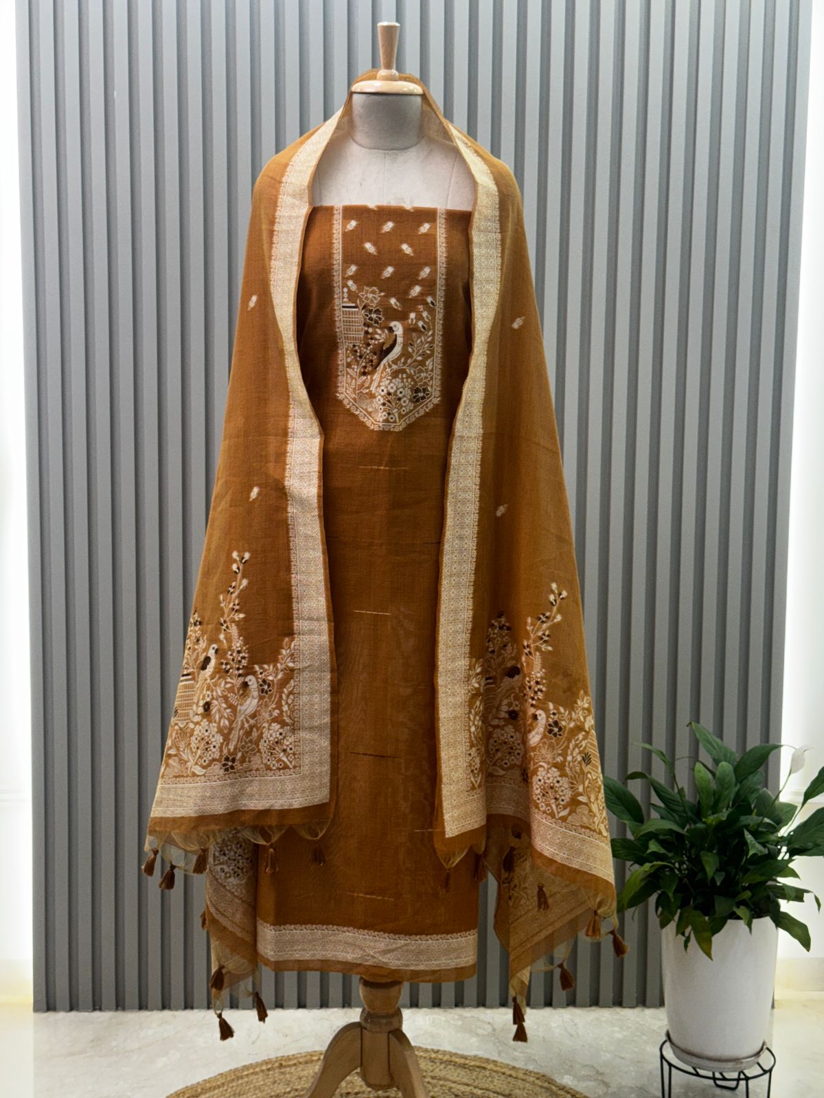 Jamdani Weaving Munga Cotton Fabric 3pc suit with back and sleeves fabric